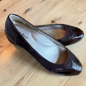L.L. Bean Women’s Brown Suede & Patent Leather Flats